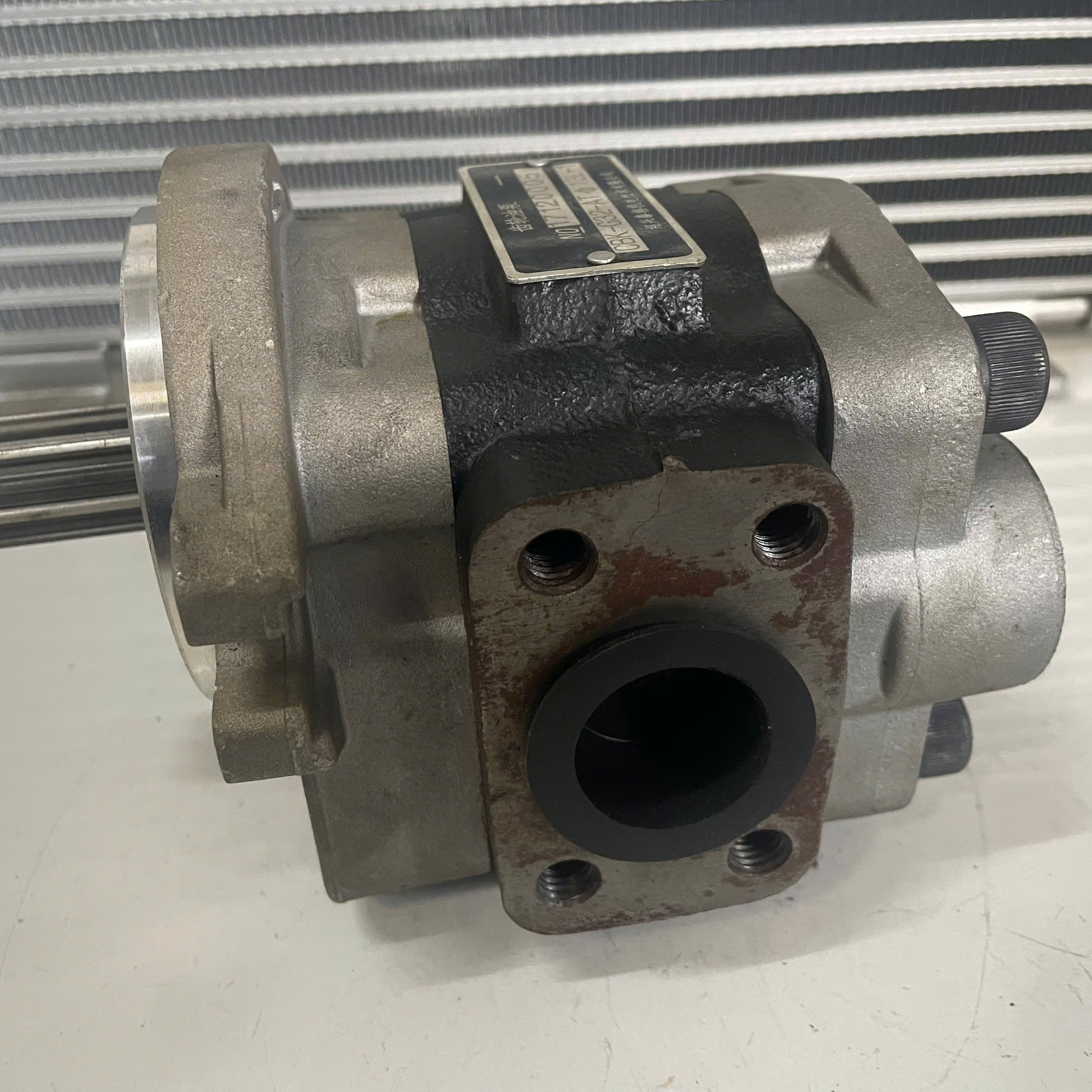 Bơm thủy lực xe nâng điện 2.0 tấn đến 3.0 tấn - 3