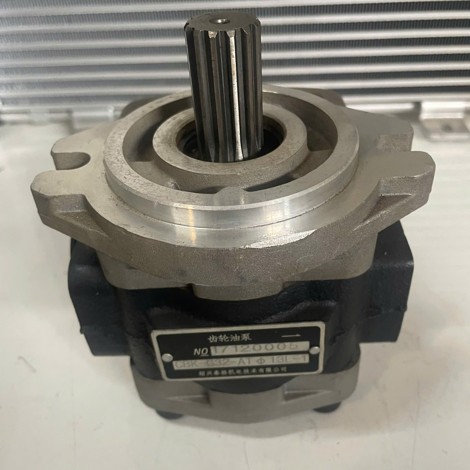 Bơm thủy lực xe nâng từ 5 tấn đến 10 tấn, Tailift (phía sau)